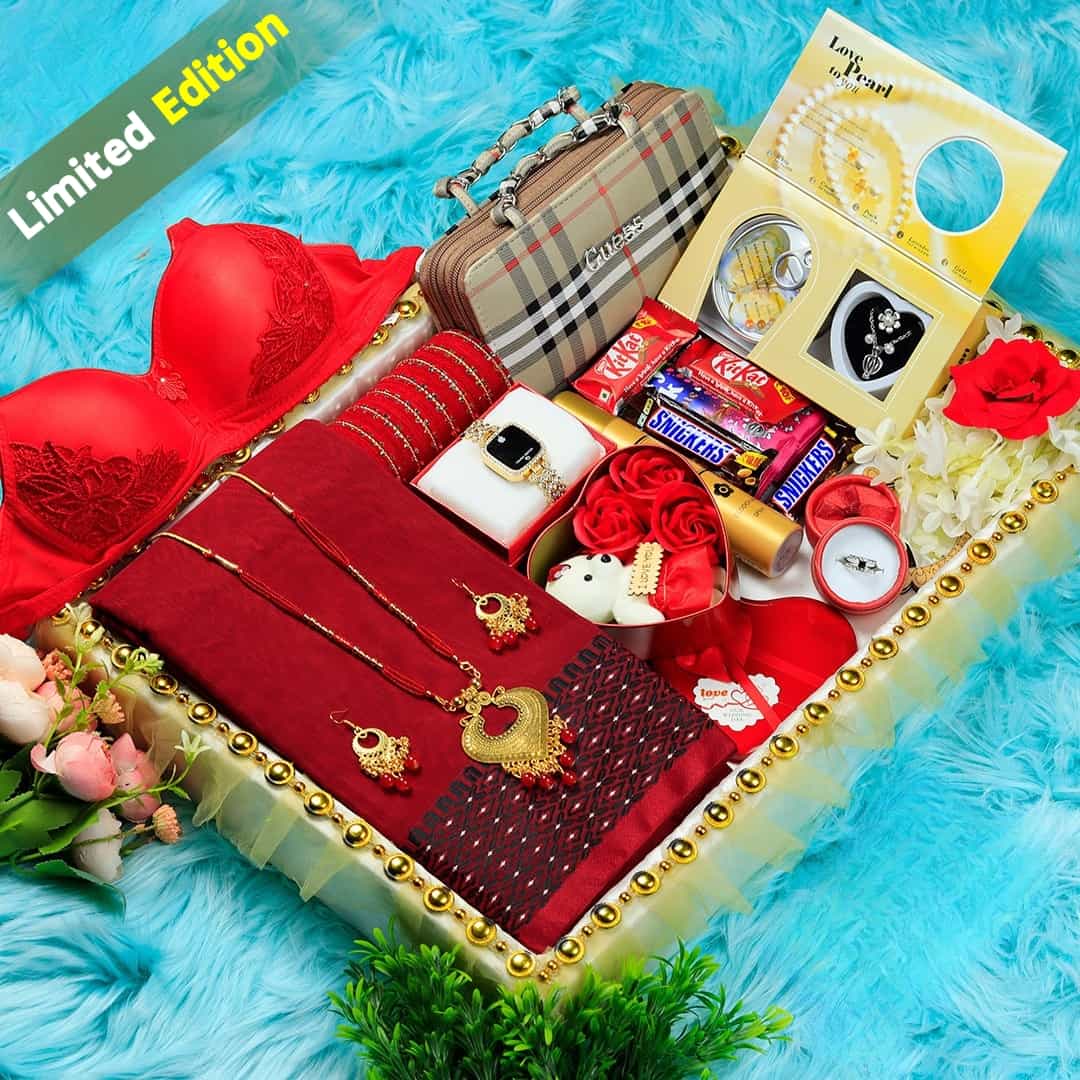 জামদানী স্লিক লাল শাড়ী কম্ব